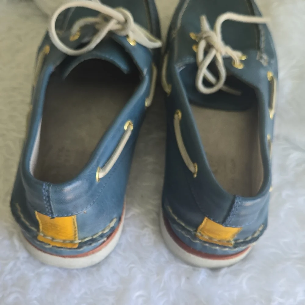 Sperry Blue Boat Shoes with White‎ Laces